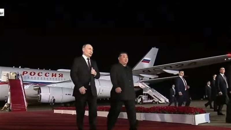 لحظة وصول الرئيس الروسي فلاديمير بوتين إلى كوريا الشمالية