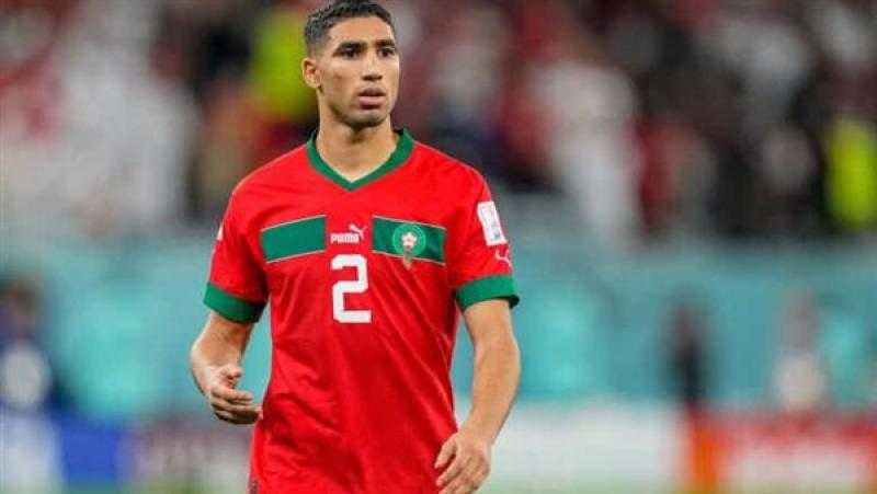أشرف حكيمي يعتذر عن مشهد نزول جماهير المغرب إلى أرضية الملعب في مباراة الأرجنتين