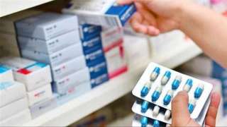 هيئة الدواء تُلزم الشركات بشحن خامات الأدوية جوًا لعلاج أزمة النواقص