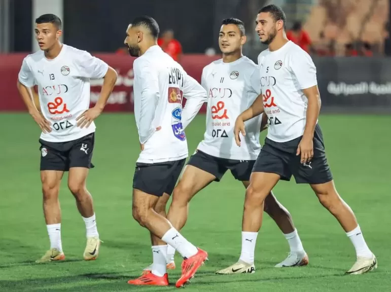 صلاح ولاعبي المنتخب 