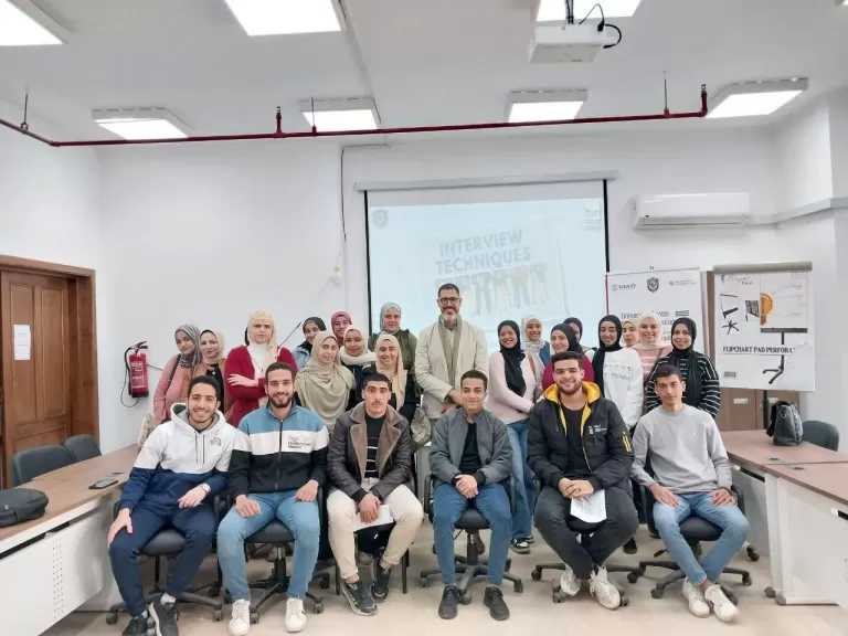 المركز الجامعي للتطوير المهني يواصل تقديم خدماته ويطلق خطة مكثفة لتنمية مهارات طلاب جامعة دمنهور خلال إجازة منتصف العام